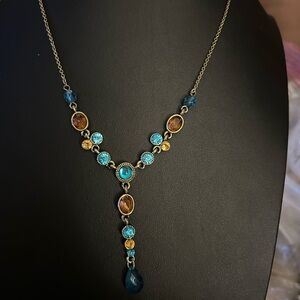 Vintage Avon Jewlery Set Beautiful necklace and earrings